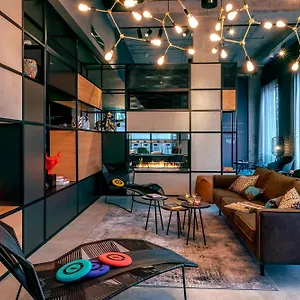 מלון Moxy Milan Linate Airport